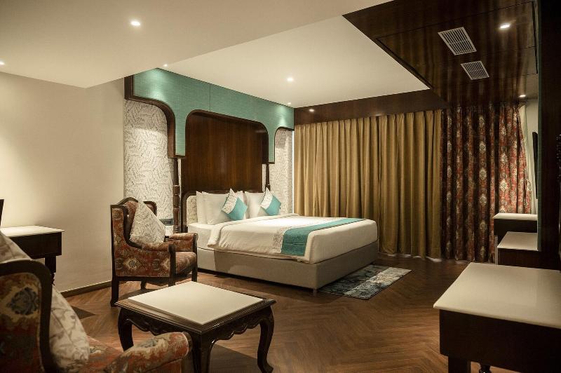 Hotel Lake View — 4-Star Luxury Hotel in Baharampur, India