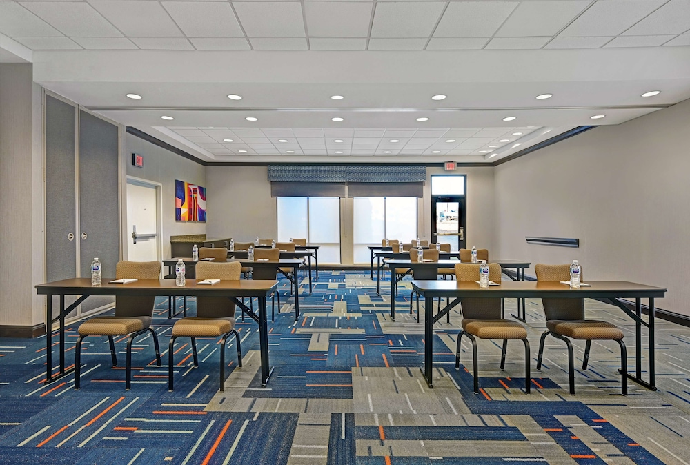 Hampton Inn Farmington - photo 38
