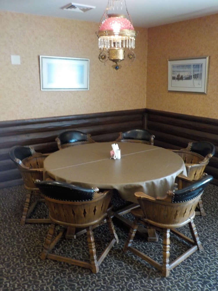 Indian Hills Inn & RV Park - photo 37
