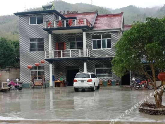 Datourenjia - carbon neutral hotel in Helixi