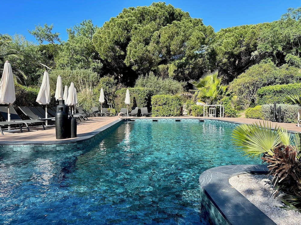 Golf Hôtel — 4-Star Luxury Hotel in Le Grau-Du-Roi, France