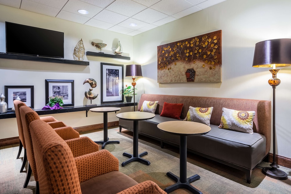 Hampton Inn Clifton Park - photo 2