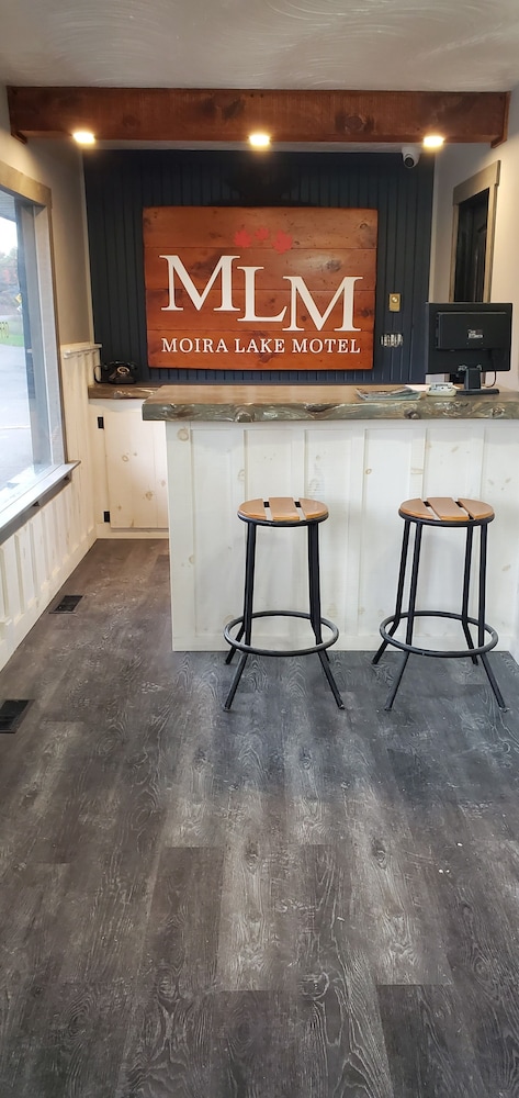 Moira Lake Motel in Belleville, Canada