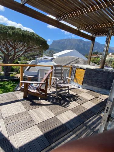 Ocean & mountain view home with Pool and garden