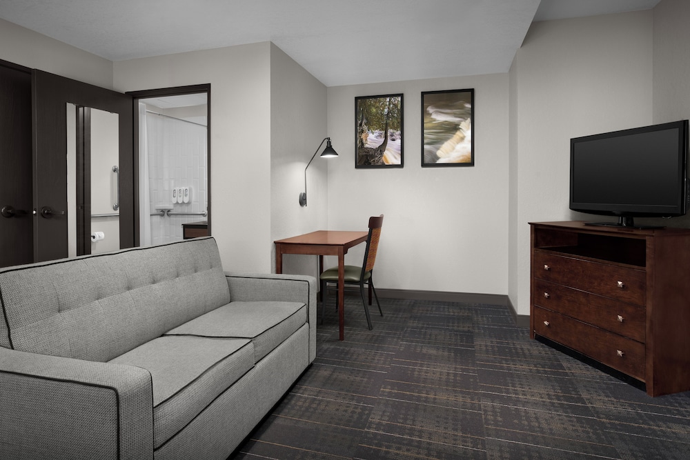 The Suites Hotel at Waterfront Plaza - photo 7