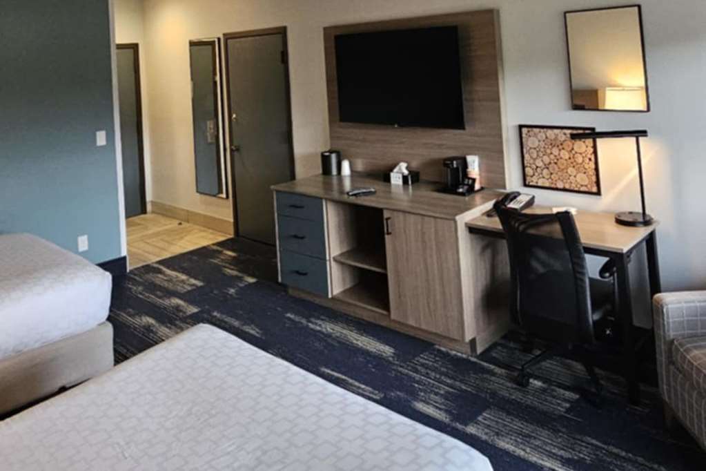 Edgewater Inn and Suites an Ascend Collection Hotel - photo 23
