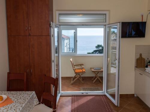 Pulastar Studio Apartment with Terrace