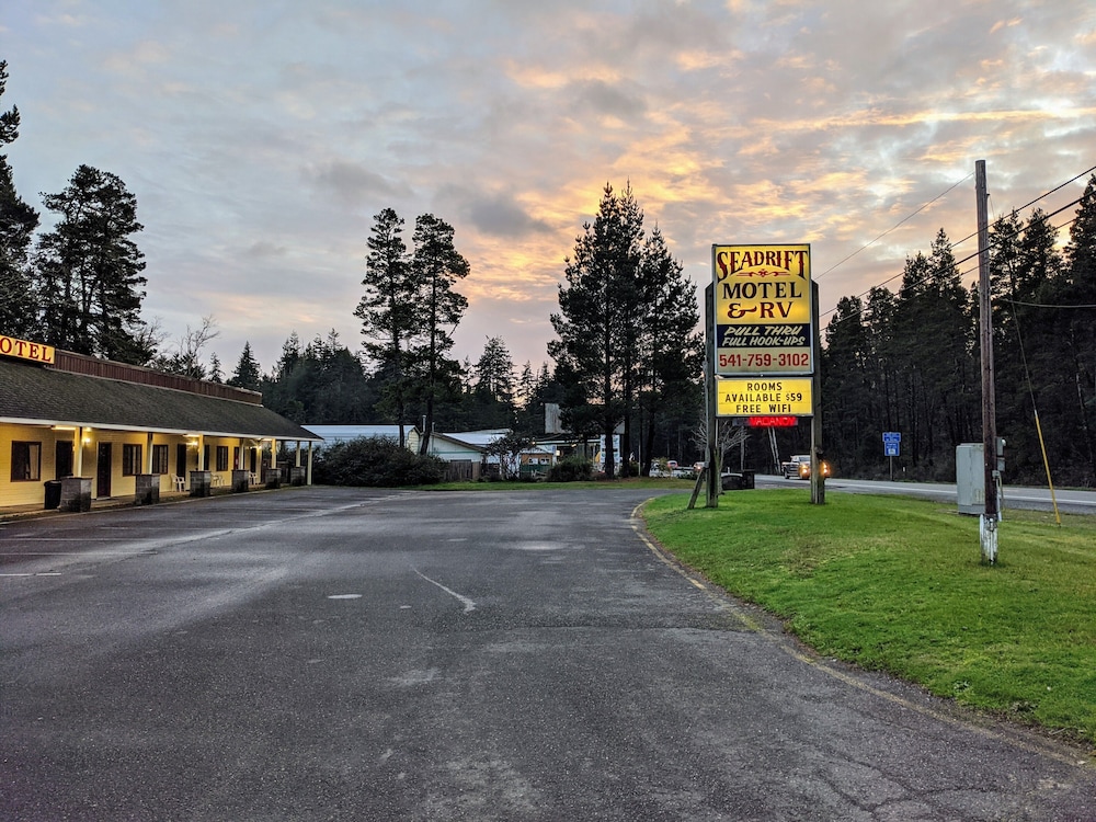 Seadrift Motel Rv Park — Lakeside