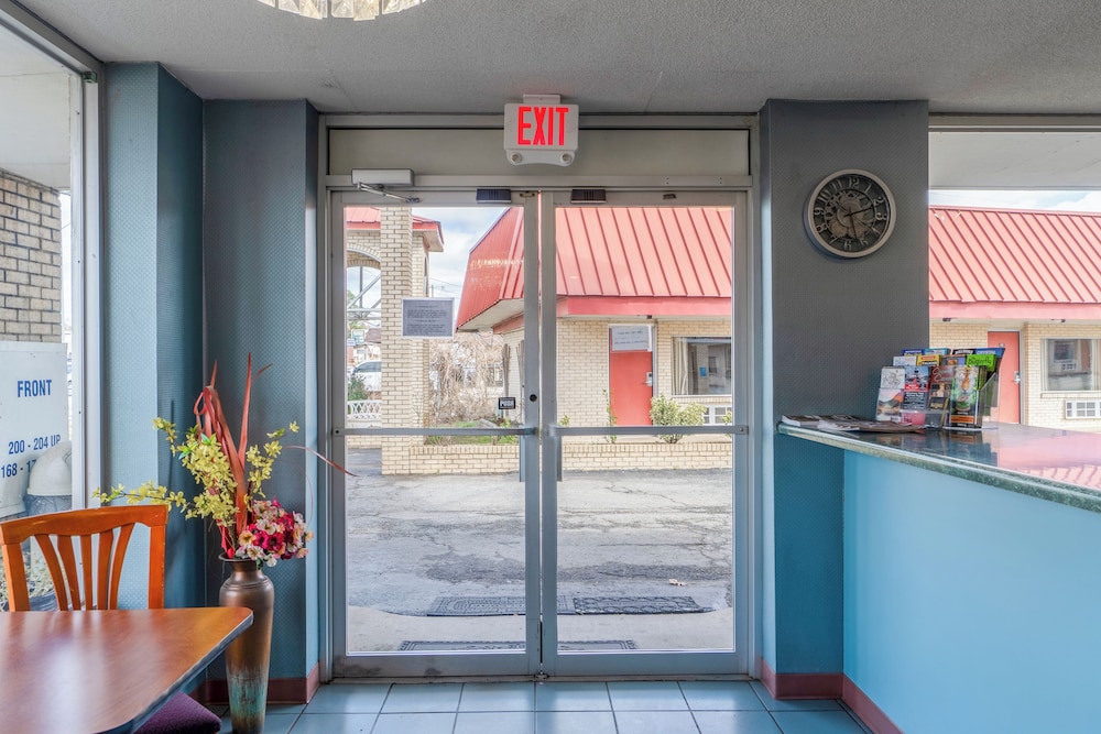 Ozark Junction mountain view by OYO - photo 19