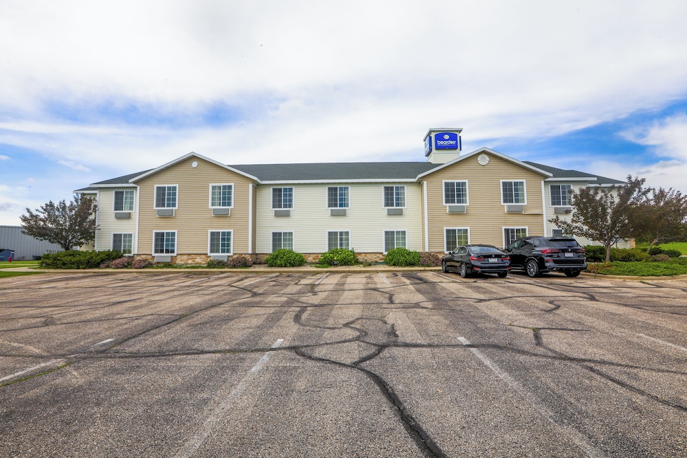 Evansville Inn & Suites By OYO - photo 43