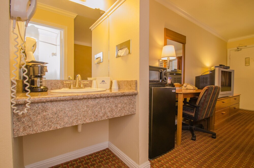Salinas Inn - photo 2