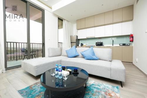 Mira Holiday Homes Serviced 1 bedroom in Midtown — 4-Star Luxury Hotel in Dubai, United Arab Emirates