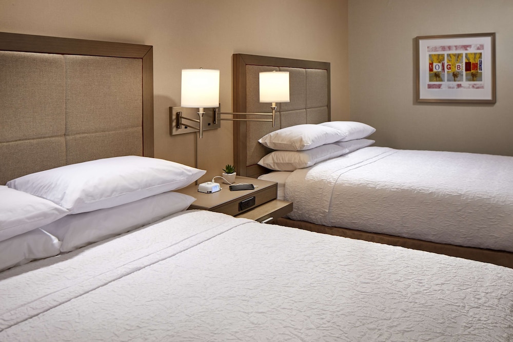 Hampton Inn Long Beach Airport - photo 7