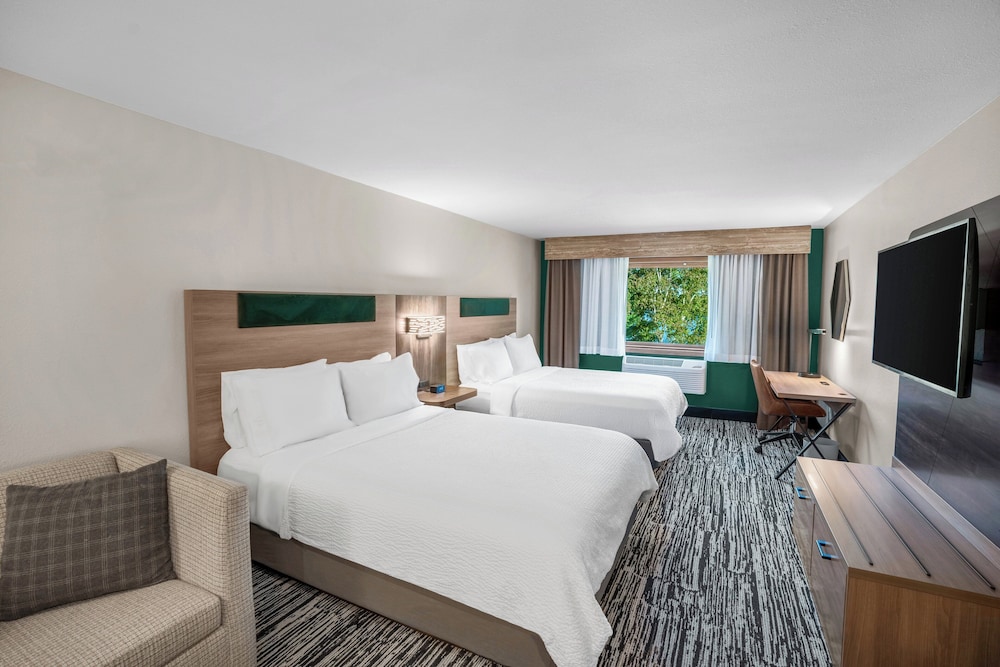 Holiday Inn Express & Suites Hayward by IHG - photo 23