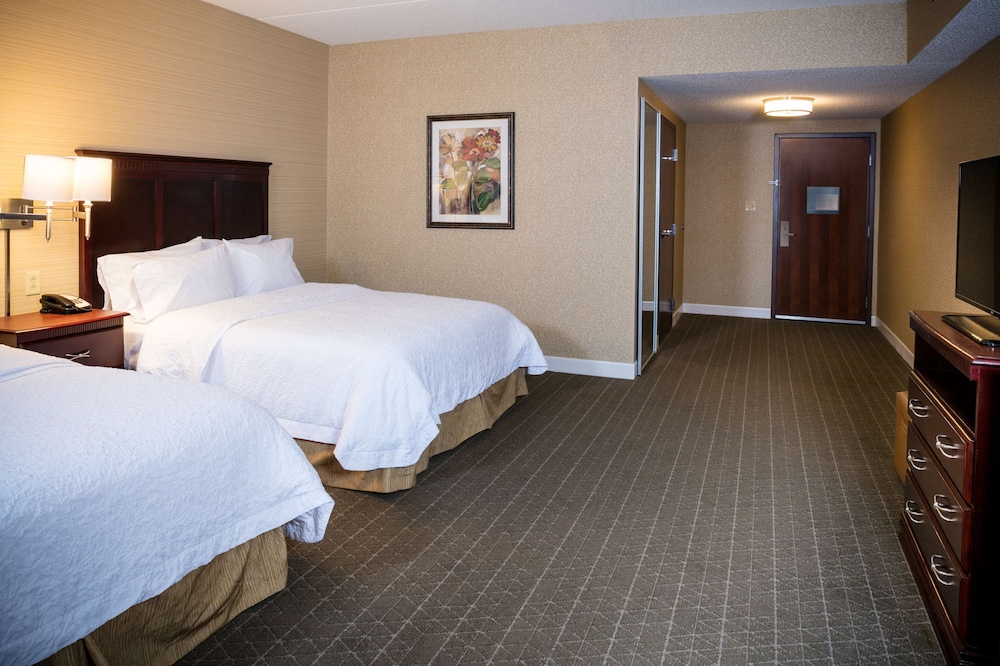 Hampton Inn & Suites Toledo Perrysburg - photo 16