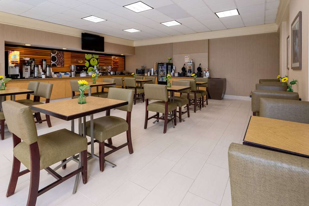 La Quinta by Wyndham Kingsport Tri Cities Airport - photo 31
