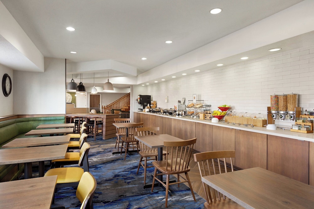 Fairfield Inn and Suites by Marriott Wheeling St Clairsville - photo 19