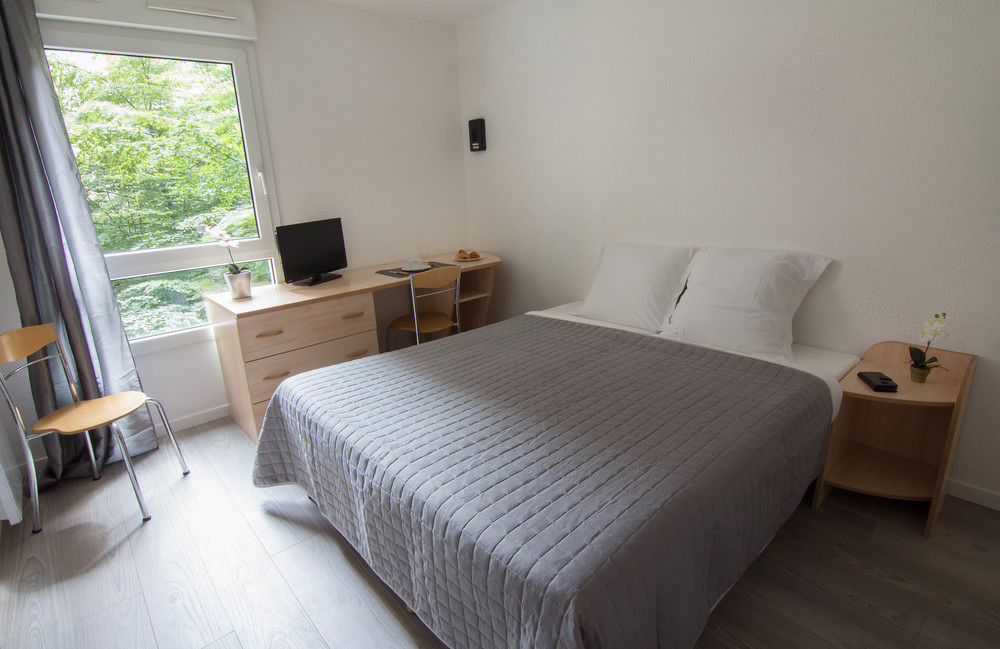 Apparthotel Pythagore Grande Arche in Courbevoie, France