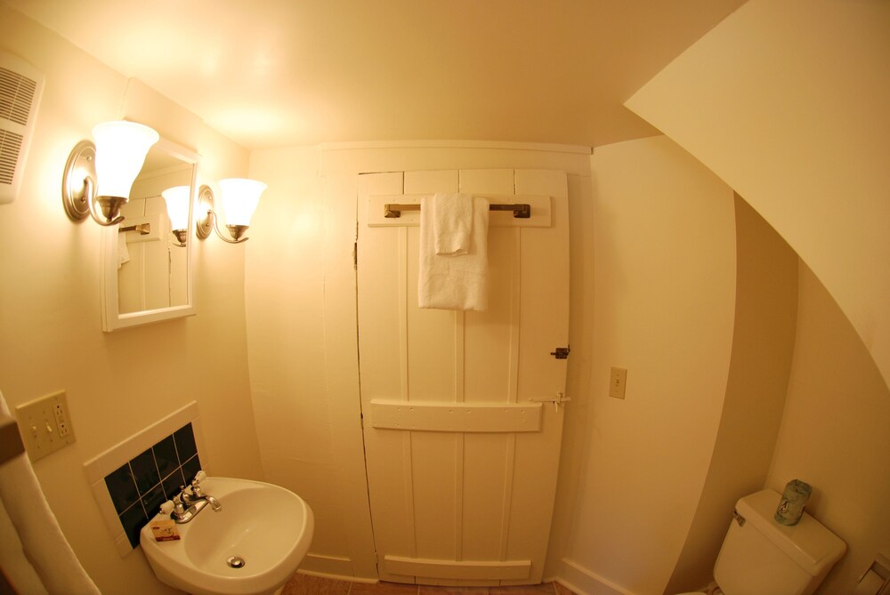 Hyde Away Inn - photo 36