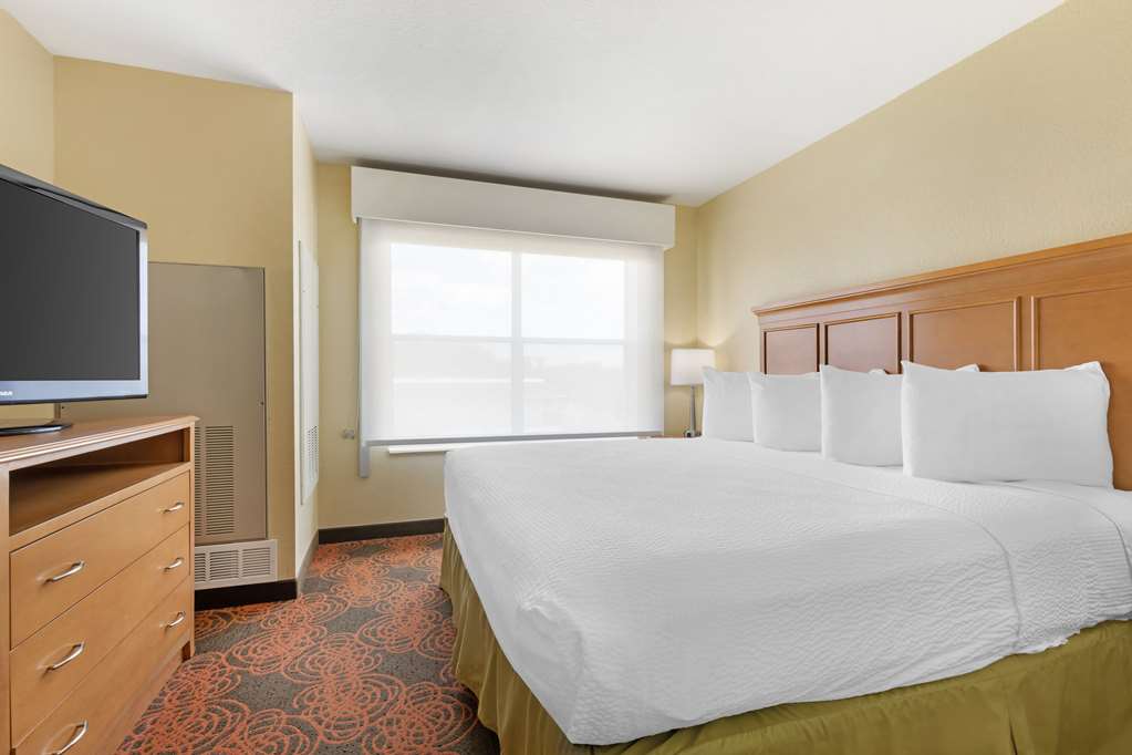 Best Western Plus Waco North - photo 13
