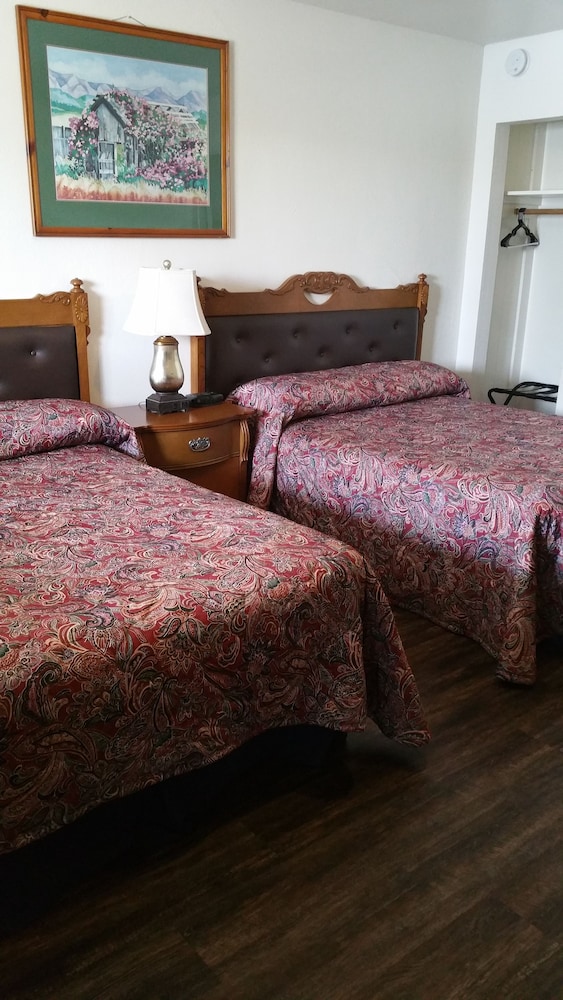 Ontario Inn - photo 18