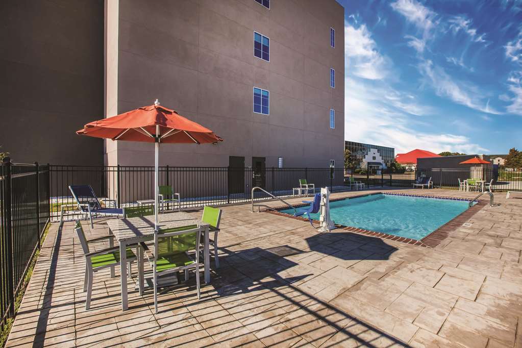 La Quinta Inn & Suites by Wyndham Baton Rouge Port Allen - photo 6