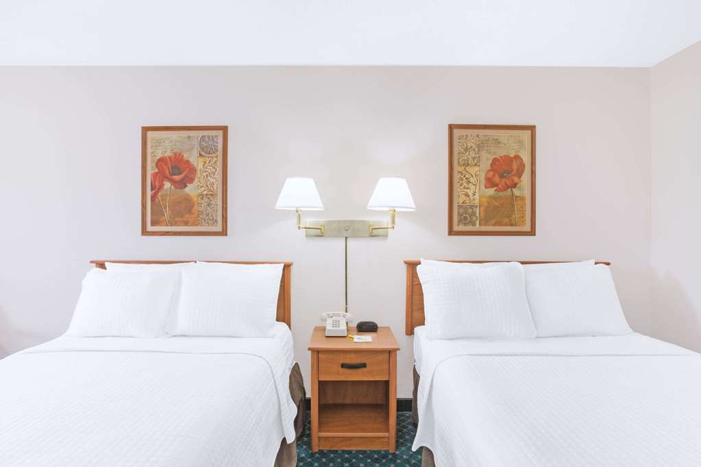 Days Inn by Wyndham Wytheville - photo 13