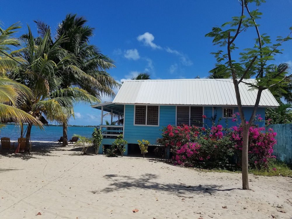 Village Inn — hotel in Placencia