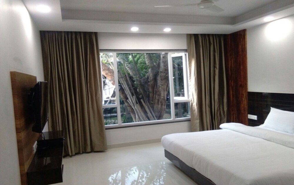 Hotel Anmol Deluxe — Karol Bagh