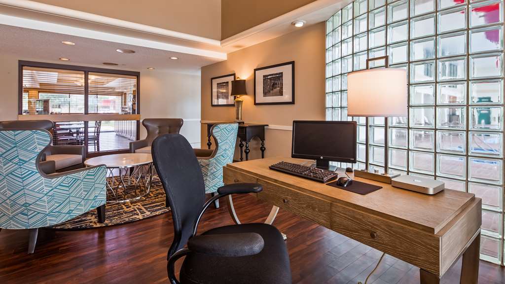 Best Western East Towne Suites - photo 8