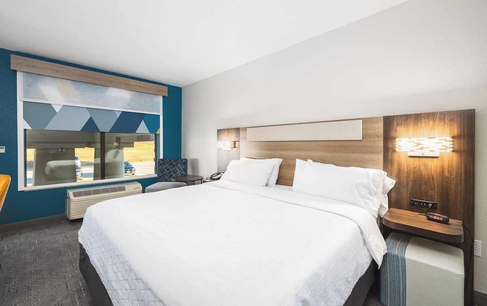 Holiday Inn Express Hotel & Suites St. Robert by IHG - photo 9