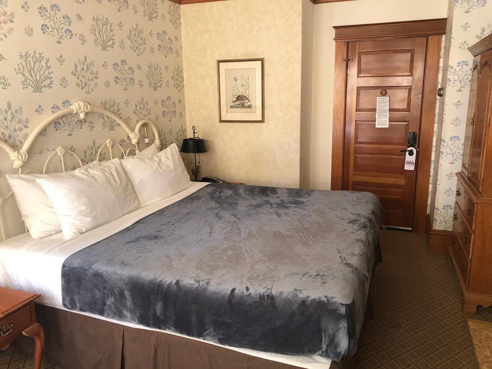 Pacific Grove Inn - photo 43