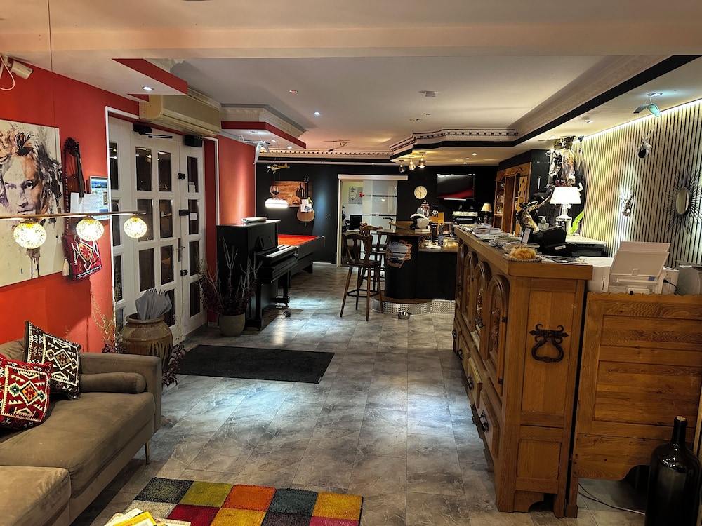 Green Seeblick Hotel & Hostel — hotel in Kreuzau
