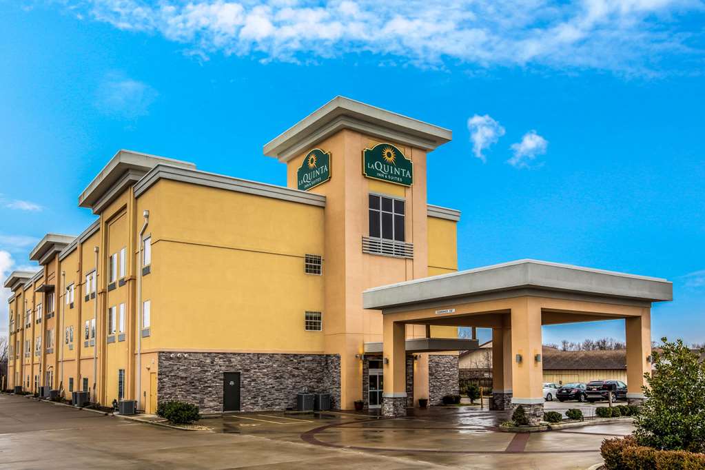 La Quinta Inn & Suites by Wyndham Claremore - photo 4