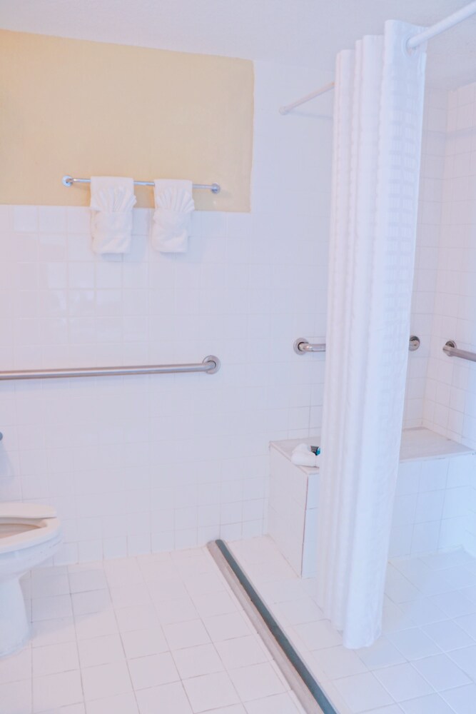 Ocean Spray Hotel - photo 36