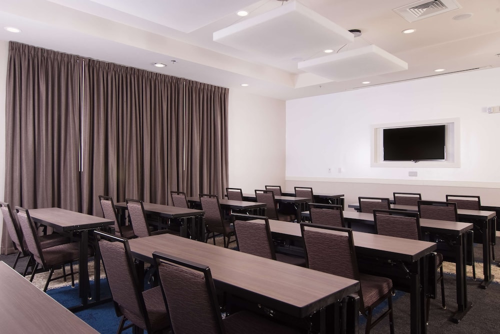Hampton Inn & Suites by Hilton Augusta Washington Rd - photo 42
