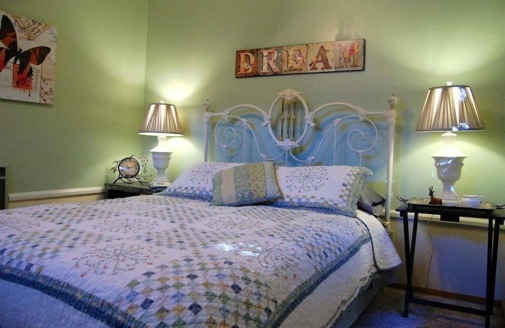 Country Inn Bed and Breakfast - photo 3