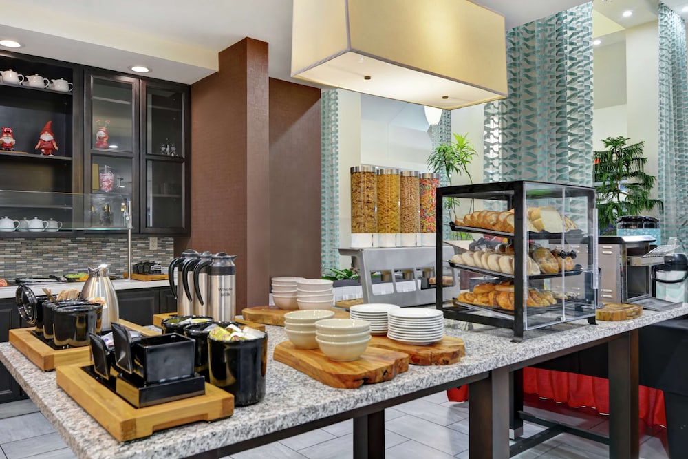 Hilton Garden Inn Fayettevile - photo 34