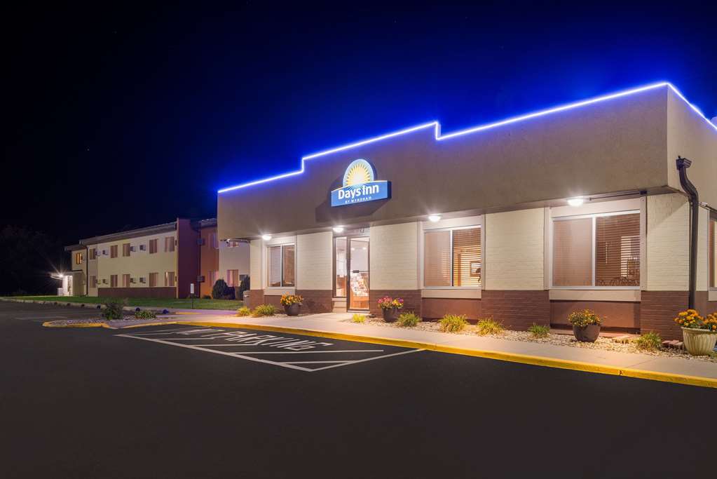 Days Inn by Wyndham Newton in Newton, United States