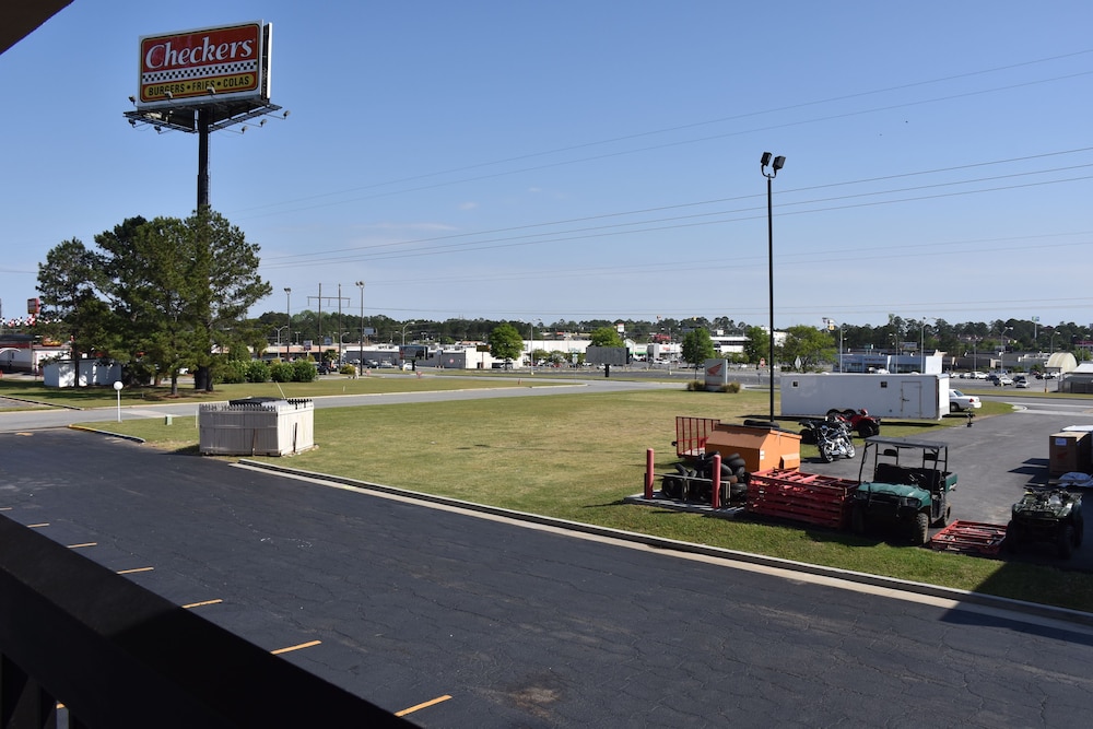 Super 8 by Wyndham Tifton - photo 50