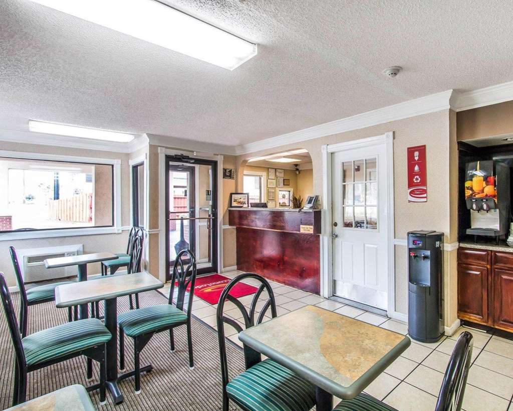 Econo Lodge Richmond Hill - photo 22