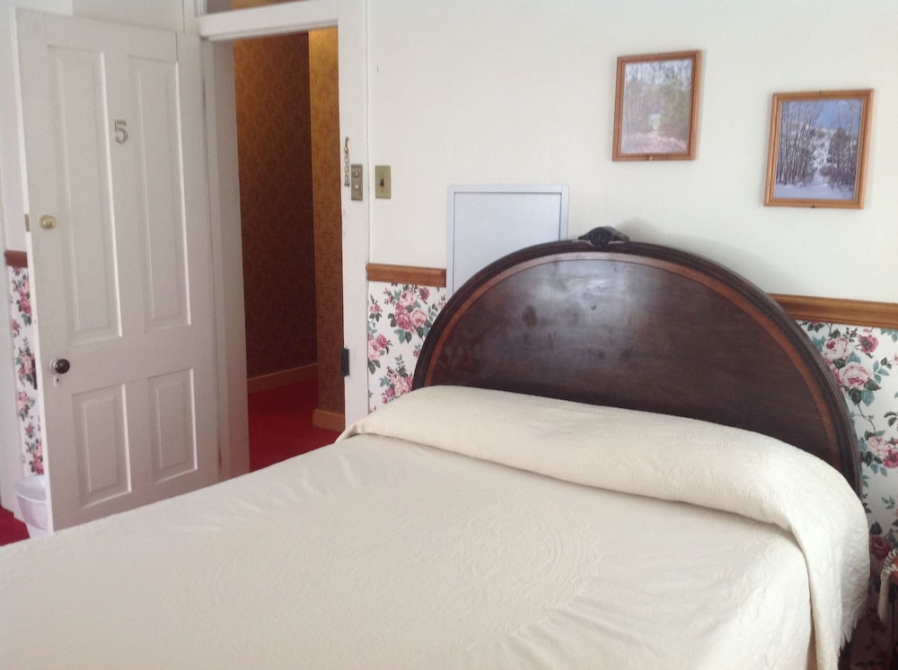 Bridgeport Inn - photo 6