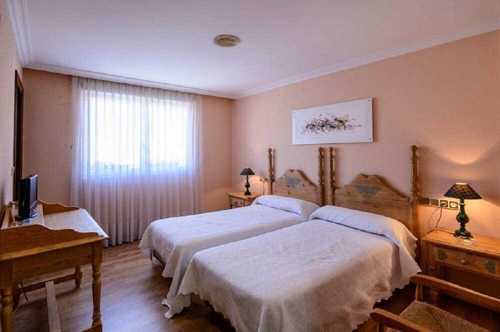 Hotel Rio Cea — hotel in Valderrueda