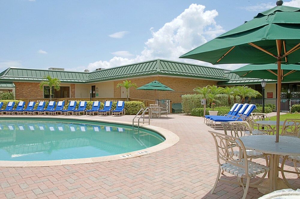 Ocean Breeze Inn Vero Beach - photo 17