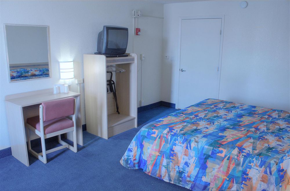 Motel 6 El Paso Central - photo 9