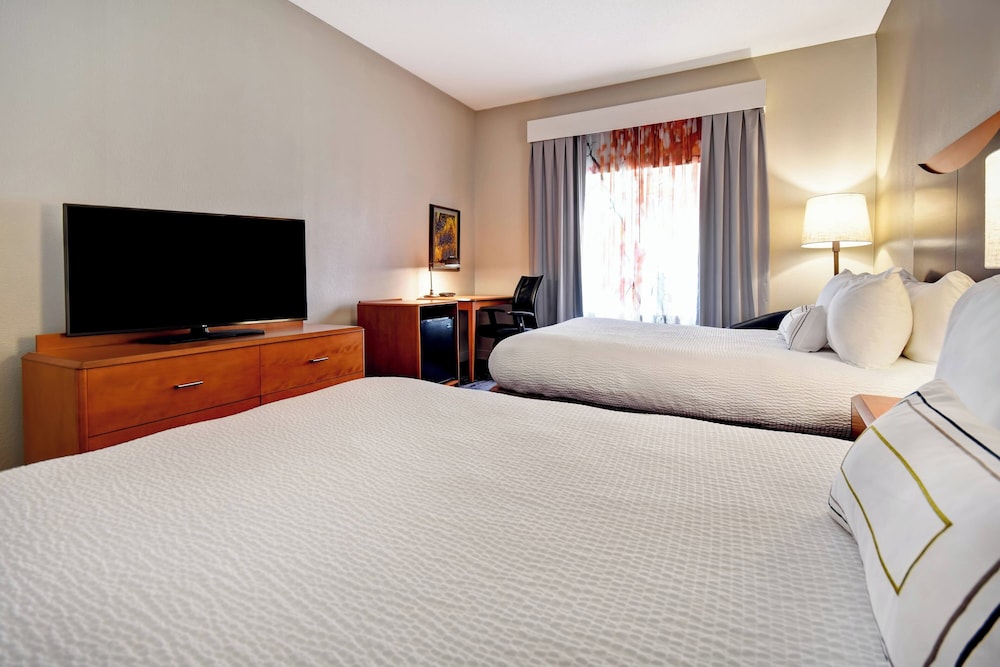 Fairfield Inn & Suites by Marriott Atlanta Kennesaw - photo 11