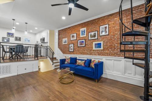 Free Parking NEW 3BR 2Bath 5 Beds 10 Min to NYC Sleeps 7 — 4-Star Luxury Hotel in Hoboken, United States