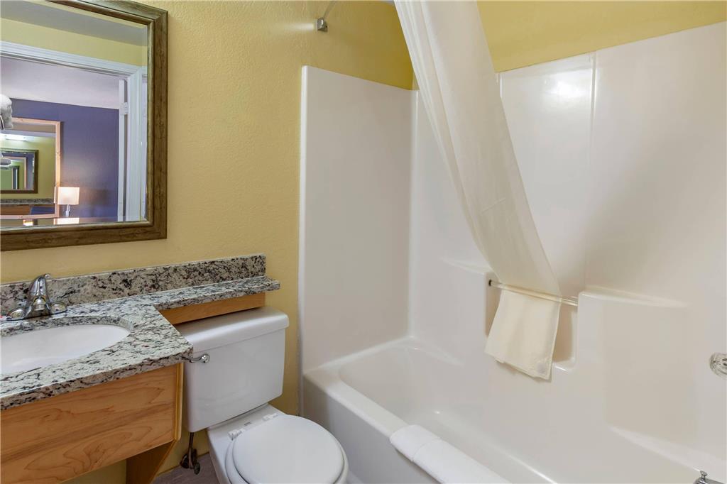 Econo Lodge Clovis - photo 21