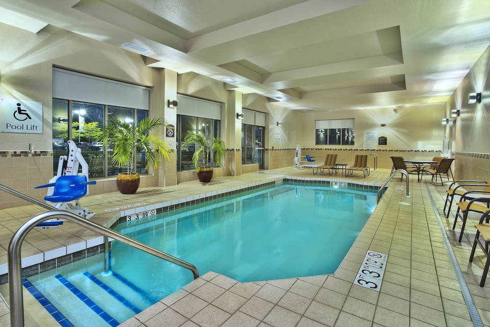 Holiday Inn & Suites Green Bay Stadium by IHG - photo 20