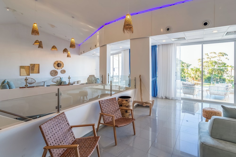 Adelais Bay Hotel — Protaras — photo 3